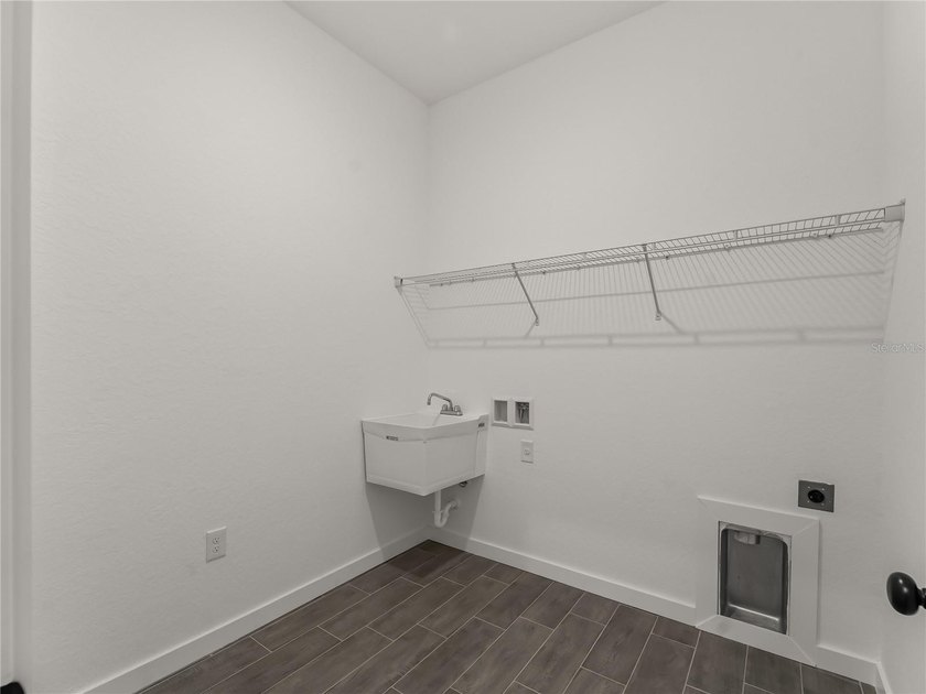 Under contract-accepting backup offers. Tile throughout. Quartz - photo 31
