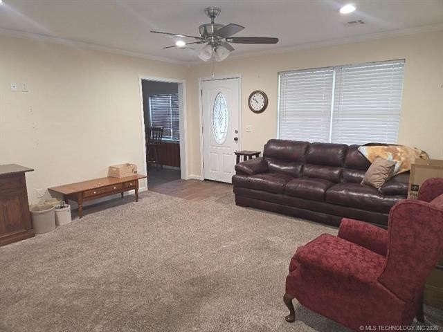 Great brick home located close to shopping, restaurants, schools - photo 5