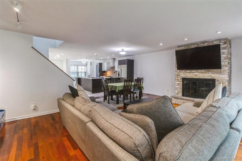 Beautiful townhouse condo offering comfort and convenience. This - photo 5