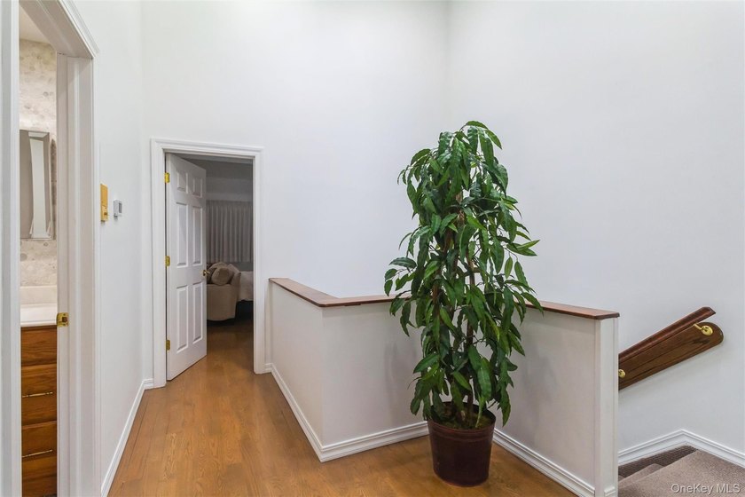Beautiful townhouse condo offering comfort and convenience. This - photo 10
