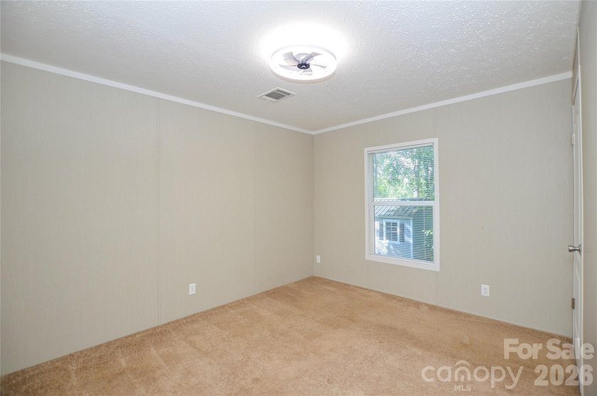 Welcome to your private retreat! Built in 2021, this 3-bedroom - photo 13