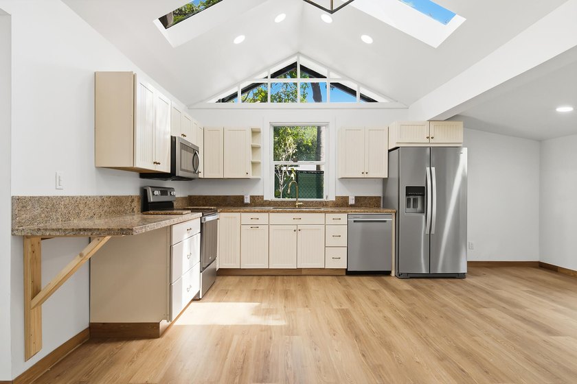 Set in the heart of West Palm Beach's historic Northwood - photo 26