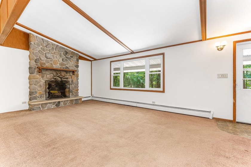 Versatility meets one of Eagle River's best-kept lakefront - photo 8