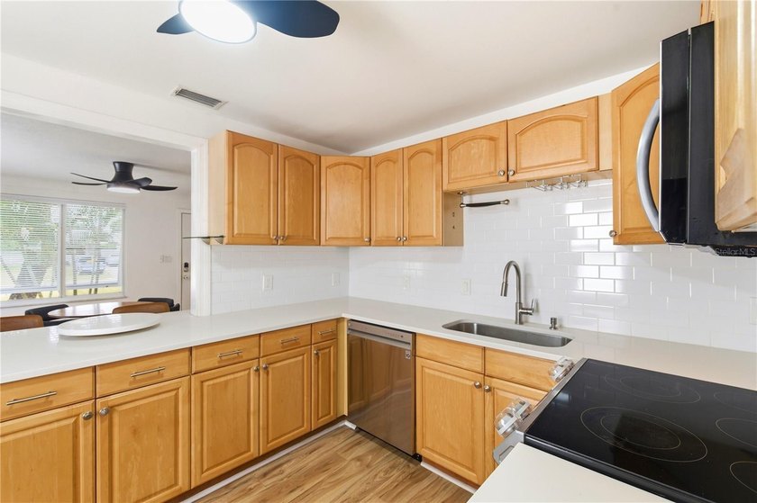 Move-in ready and full of versatility, this charming St - photo 8