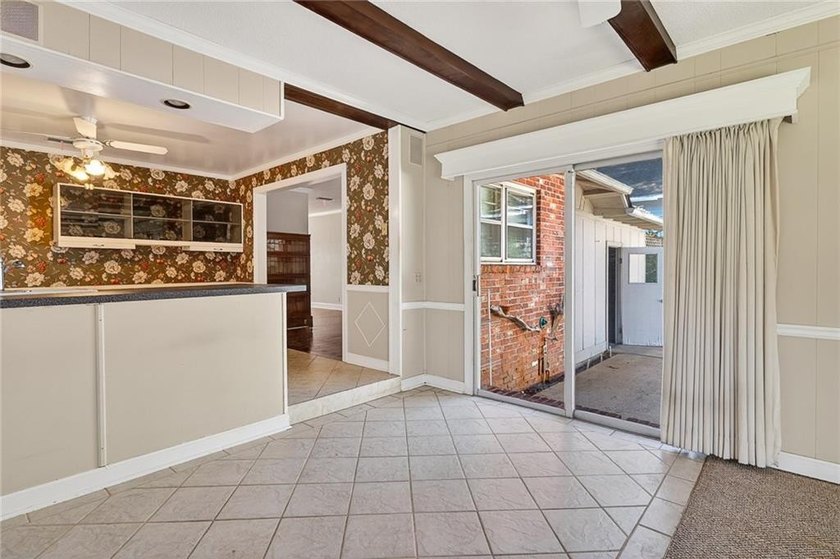 Located in the heart of St. Simons Island's highly sought-after - photo 13