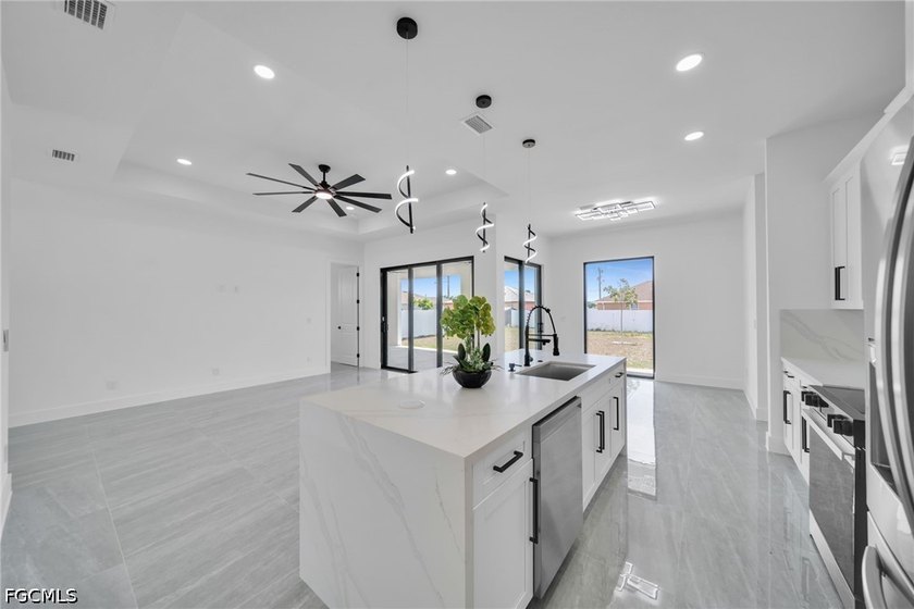 Welcome to the Emerald Model, a stunning brand-new construction - photo 15