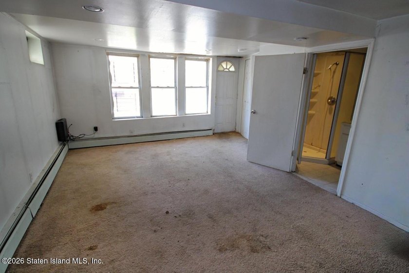 LOCATED IN SUNNYSIDE S.I. THIS IS A ONE FAMILY SEMI-ATTACHED - photo 17