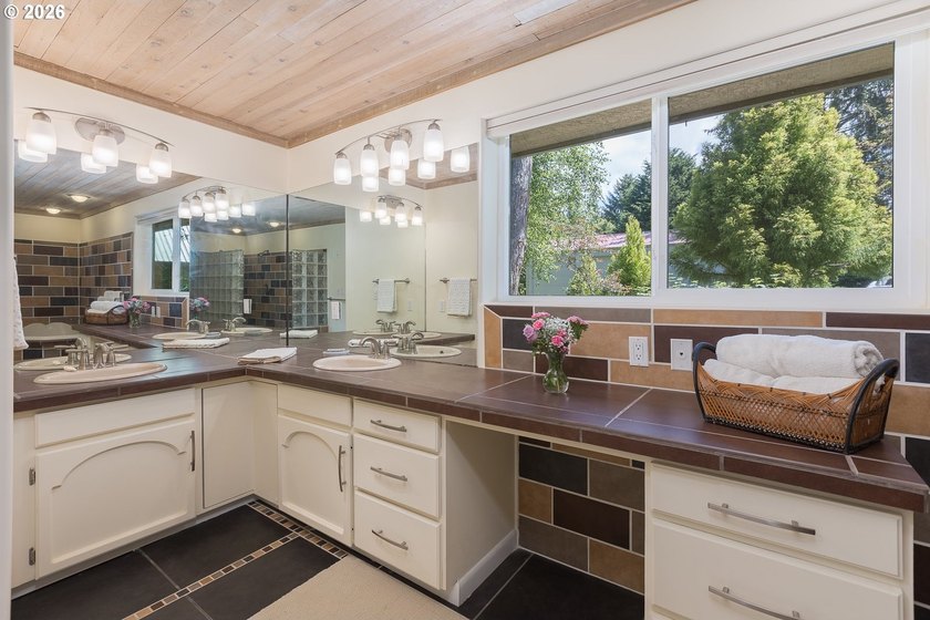 A one-of-a-kind coastal property offering peace and privacy on 1 - photo 28