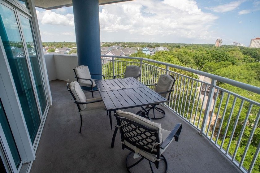 Experience the pinnacle of coastal luxury at Horizon at 77th, a - photo 5