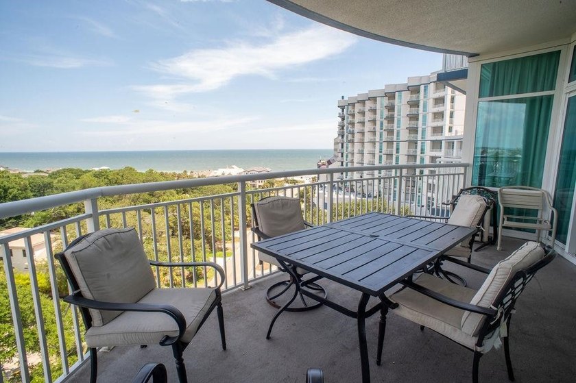 Experience the pinnacle of coastal luxury at Horizon at 77th, a - photo 6