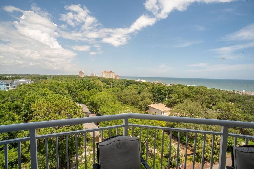 Experience the pinnacle of coastal luxury at Horizon at 77th, a - photo 7