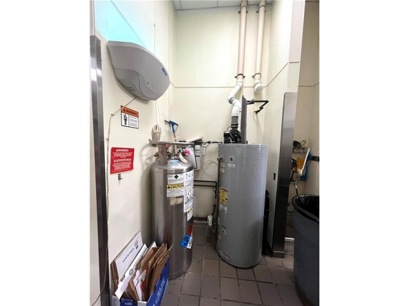 Exceptional Opportunity: Profitable Turnkey Corner Fast Food - photo 22