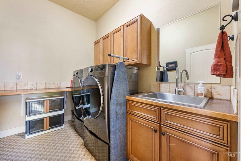 Enjoy the space, flexibility, and freedom this thoughtfully - photo 30