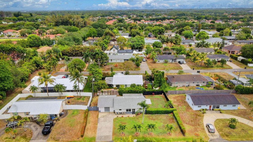 Welcome to Tropical Country Estates! This is a no HOA single - photo 35