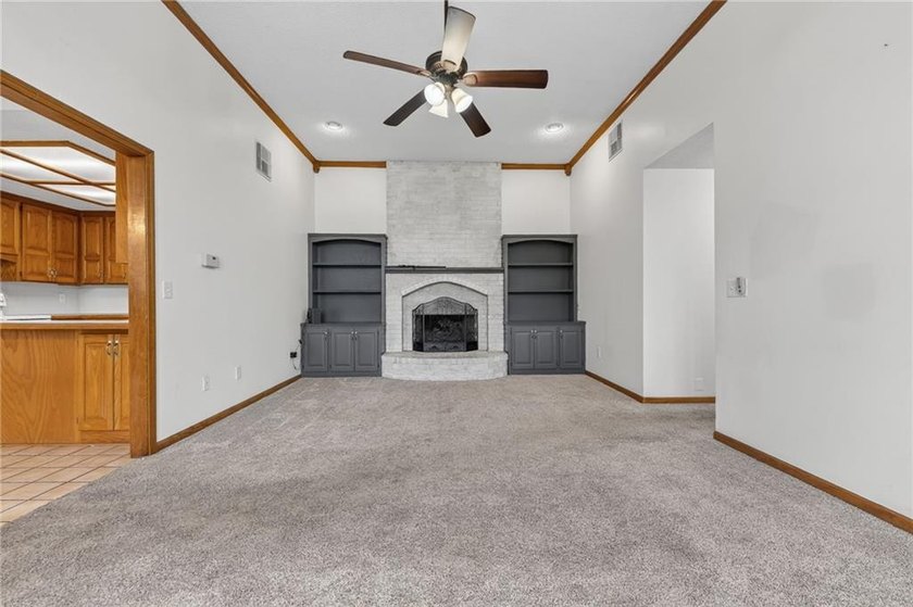 STUNNING SETTING in HOLMES CREEK ESTATES w/ POND &amp; OUTBUILDING!! - photo 6