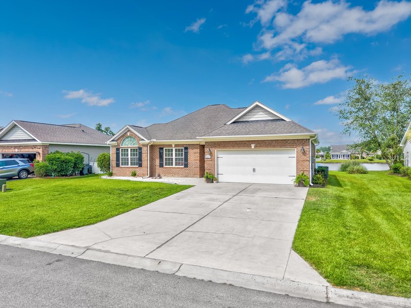 This lovely waterview 3BR / 2BA 2 car garage all Brick home in - photo 3