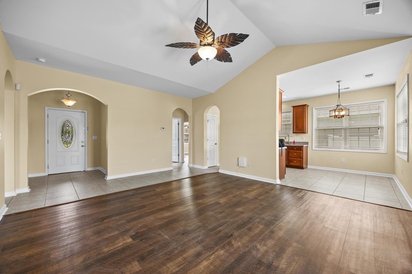 This lovely waterview 3BR / 2BA 2 car garage all Brick home in - photo 9