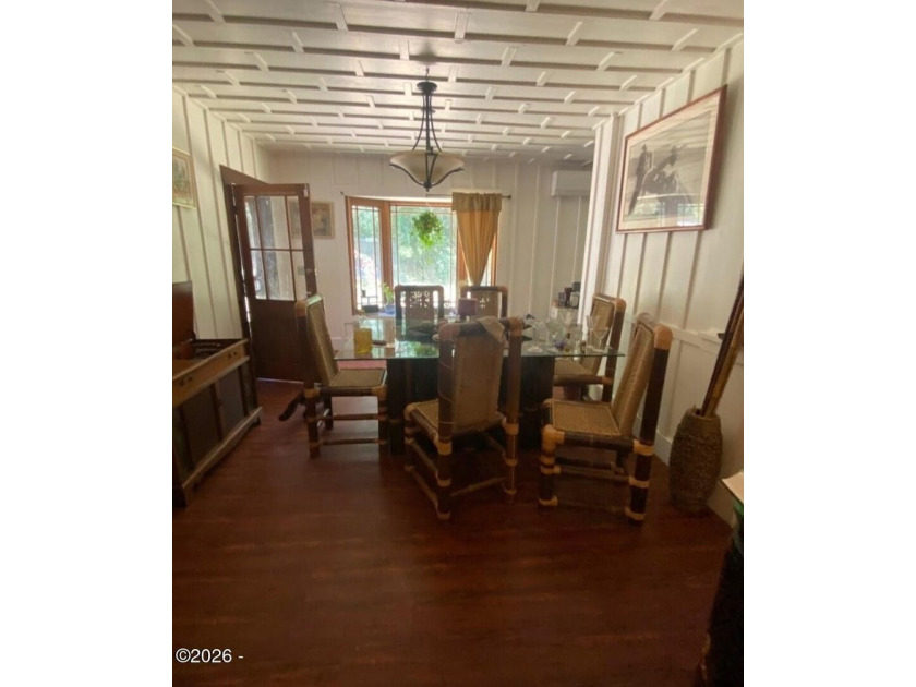 Beautiful 1920 farmhouse and acreage just waiting for your - photo 11