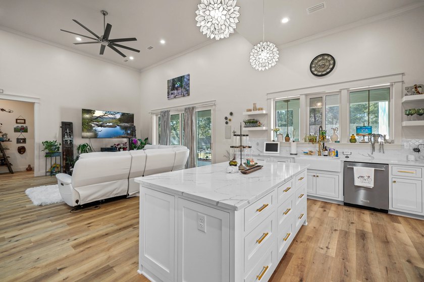 Bay Living! Tucked away on a quiet private road in the heart of - photo 13