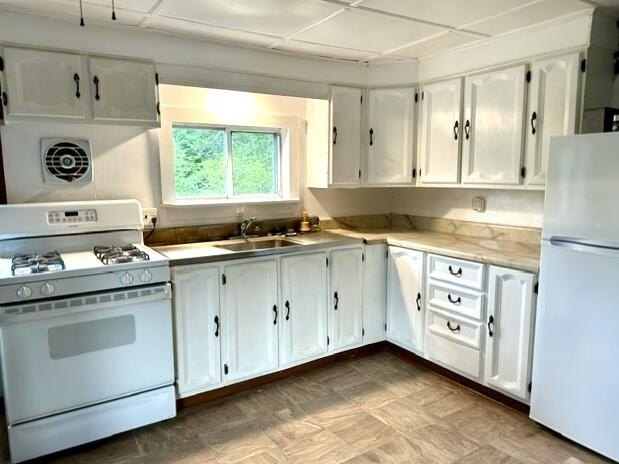Classic 1890 Cape on 6.7 Acres with Large Barn. If you've been - photo 13