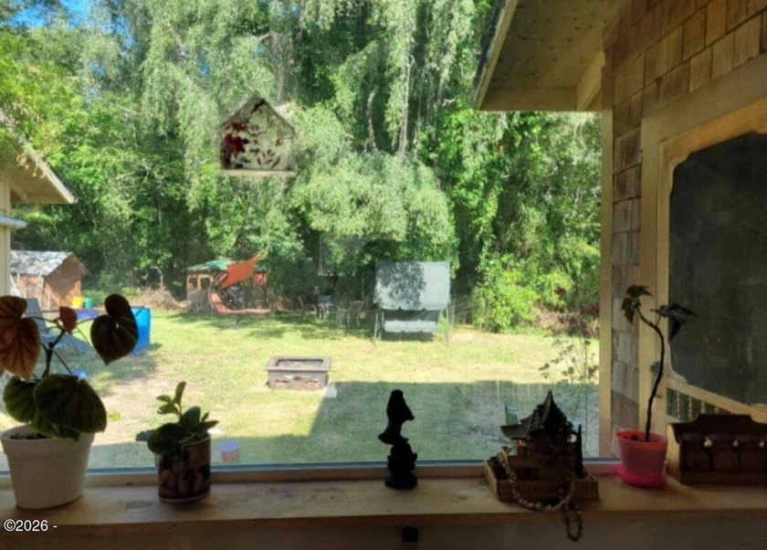 Beautiful 1920 farmhouse and acreage just waiting for your - photo 15