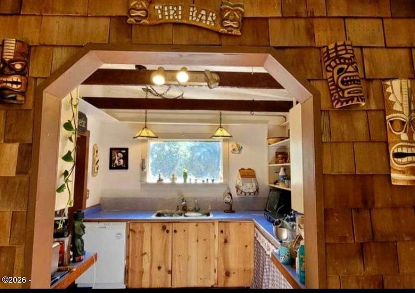 Beautiful 1920 farmhouse and acreage just waiting for your - photo 19