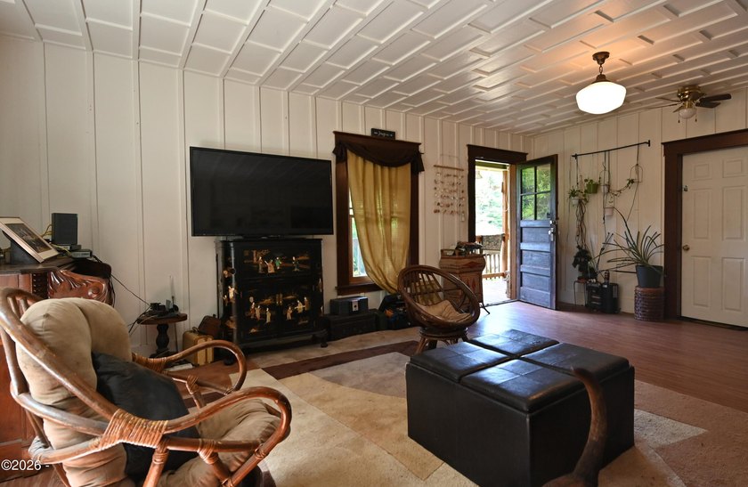 Beautiful 1920 farmhouse and acreage just waiting for your - photo 21
