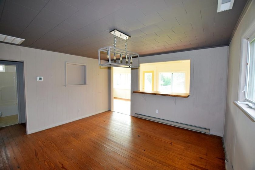 Updated Cottage with a view of Chincoteague Channel, plus a - photo 22