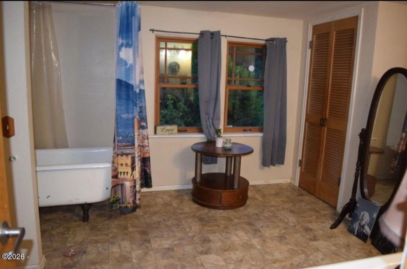 Beautiful 1920 farmhouse and acreage just waiting for your - photo 36