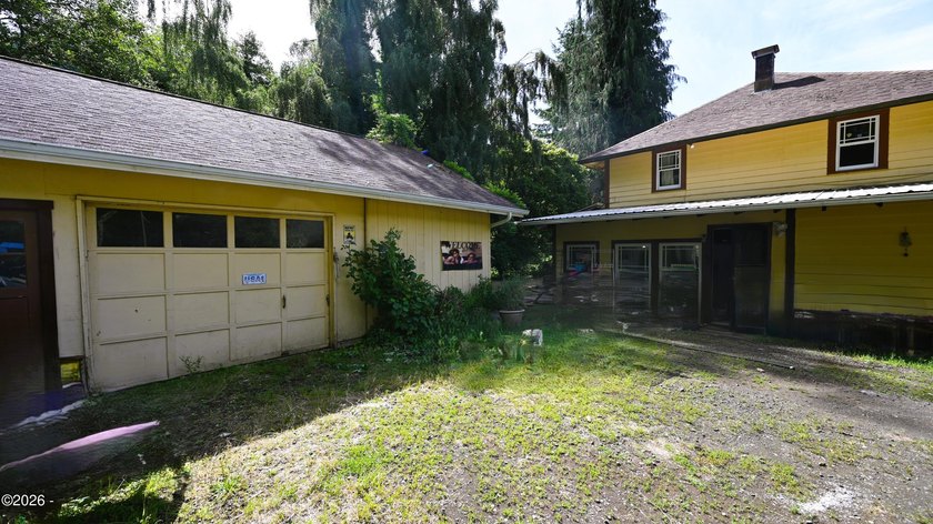 Beautiful 1920 farmhouse and acreage just waiting for your - photo 41