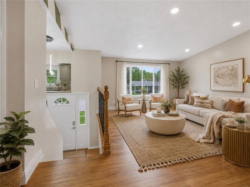 Stunning single-family home located in the desirable Oakland - photo 6