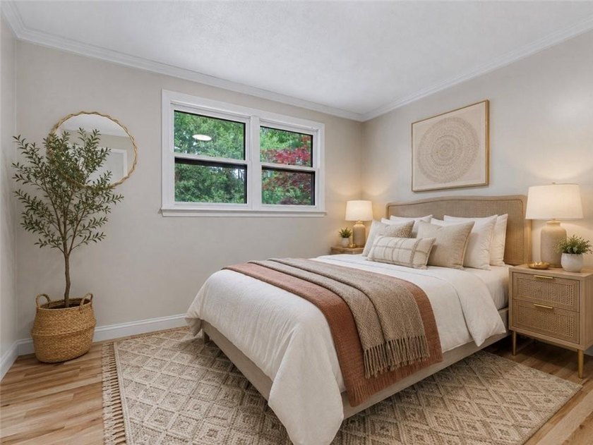 Stunning single-family home located in the desirable Oakland - photo 9