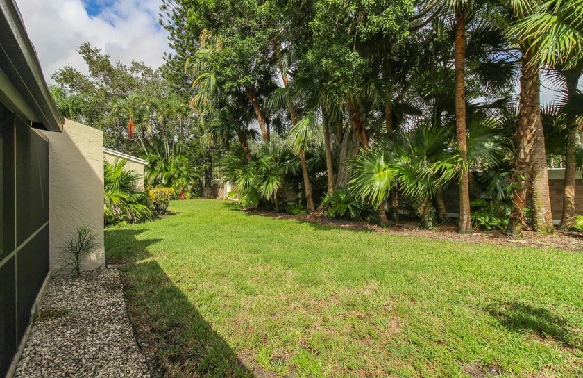 Best kept secret in Palm City, Lovely 3 bedroom townhome, two - photo 3