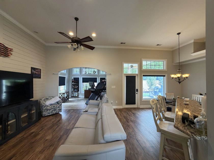Waterfall Community has it all a gated community. This beautiful - photo 4