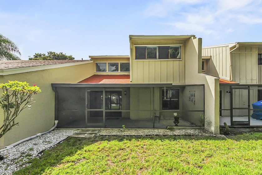 Best kept secret in Palm City, Lovely 3 bedroom townhome, two - photo 4