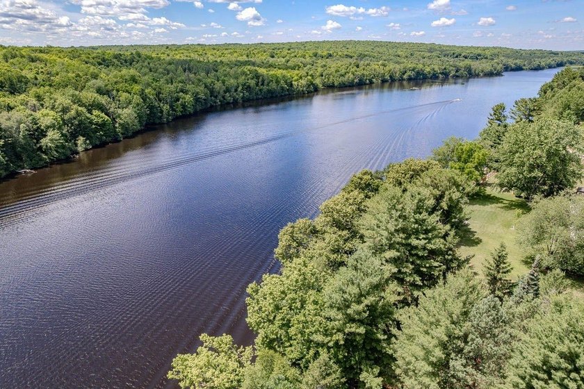 Enjoy the waterfront lifestyle you've been dreaming of! This - photo 3