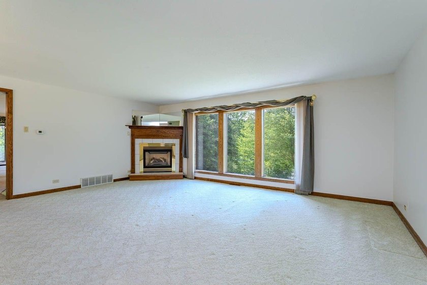 Enjoy the waterfront lifestyle you've been dreaming of! This - photo 7