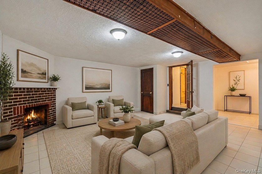 Exquisite Tudor attached townhouse nestled on a gorgeous, quiet - photo 15