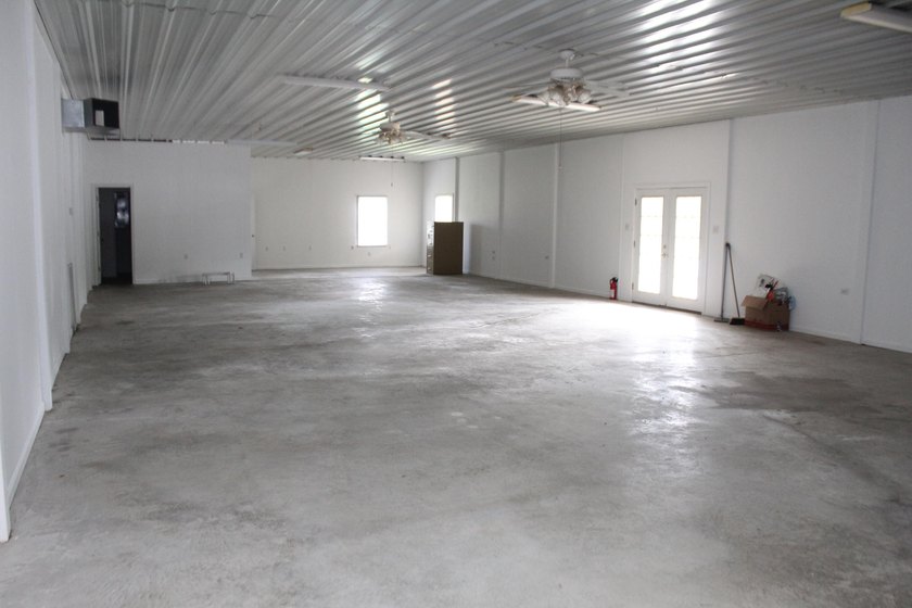LOCATION LOCATION LOCATION Prime Commercial Opportunity - Approx - photo 10