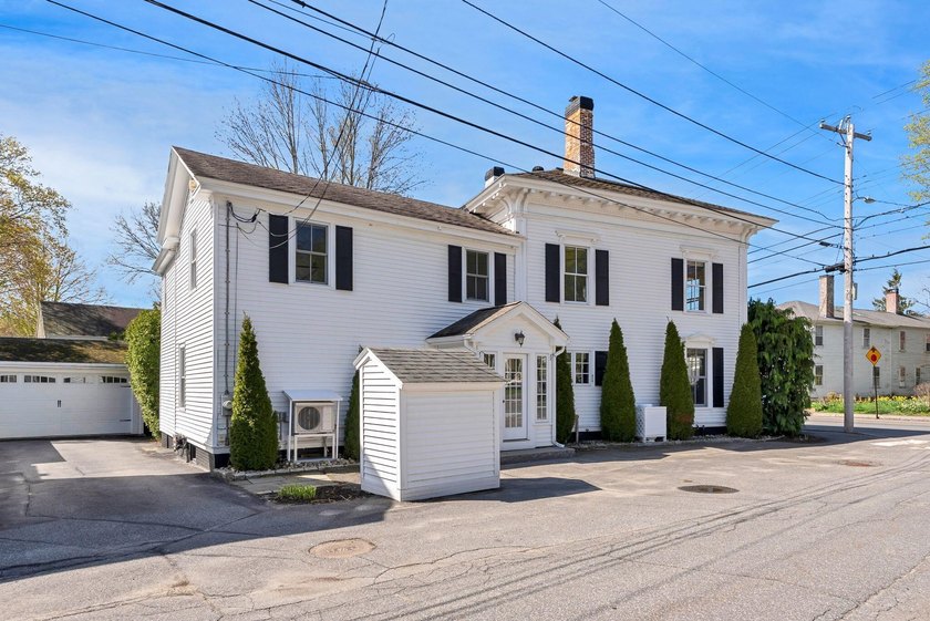 This beautiful 3,238 square foot c. 1832 Italianate sits in the - photo 48