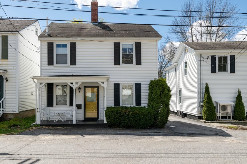 This beautiful 3,238 square foot c. 1832 Italianate sits in the - photo 50