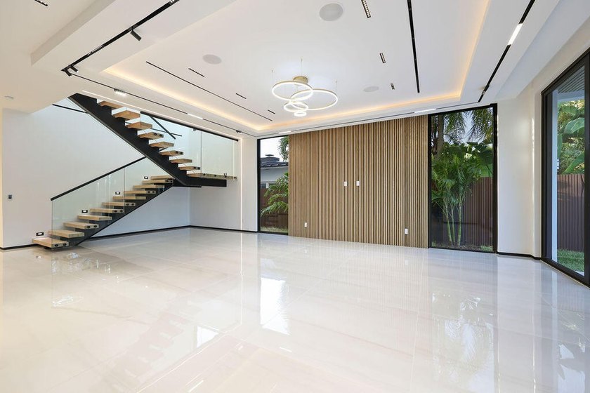 A refined take on modern luxury with fresh compositions enhanced - photo 12