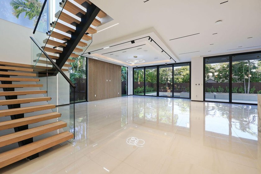A refined take on modern luxury with fresh compositions enhanced - photo 17