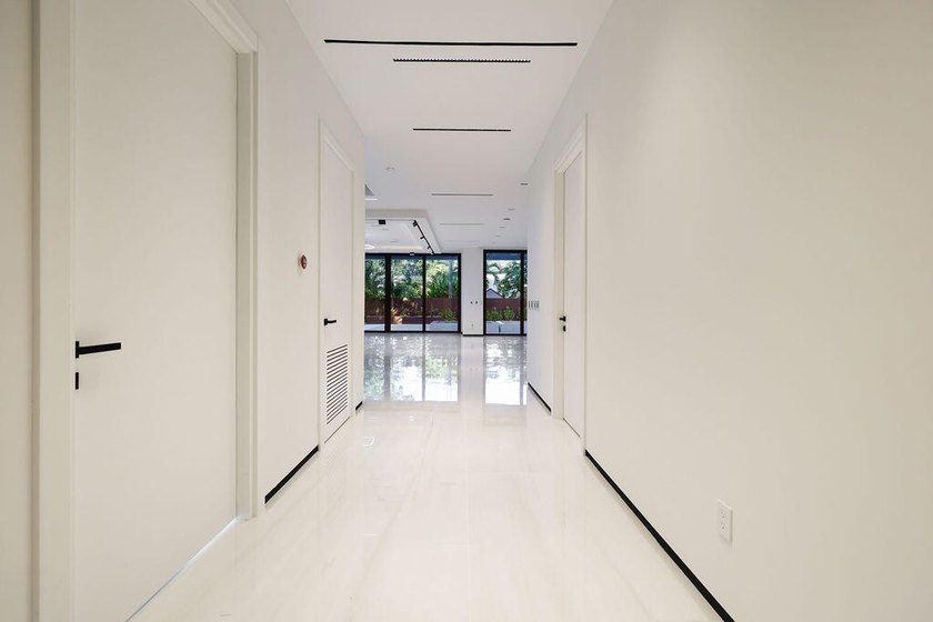 A refined take on modern luxury with fresh compositions enhanced - photo 19