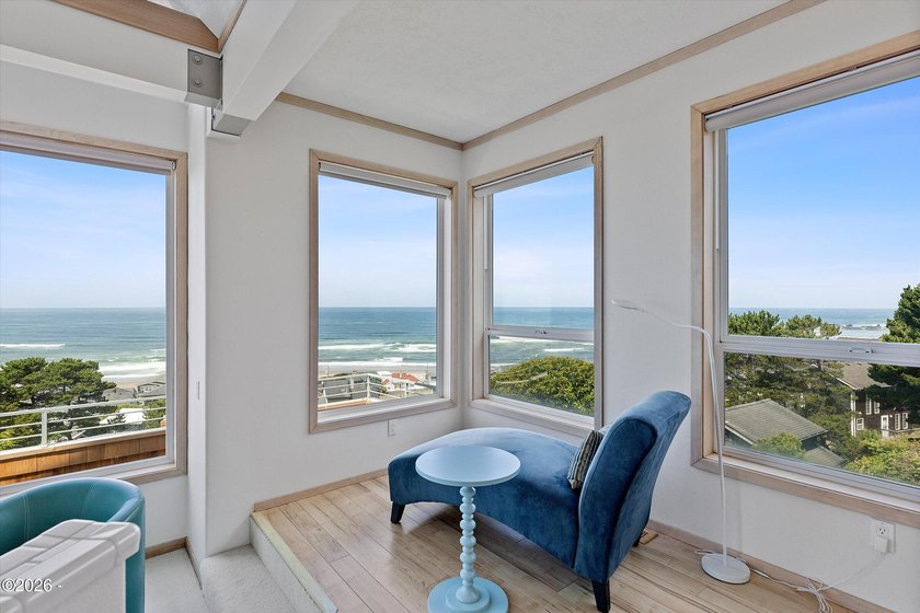 SPECTACULAR OCEAN VIEW HOME IN DESIRABLE ROADS END! Enjoy - photo 23