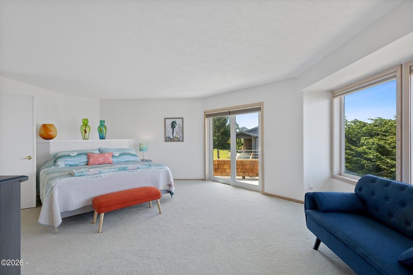 SPECTACULAR OCEAN VIEW HOME IN DESIRABLE ROADS END! Enjoy - photo 34