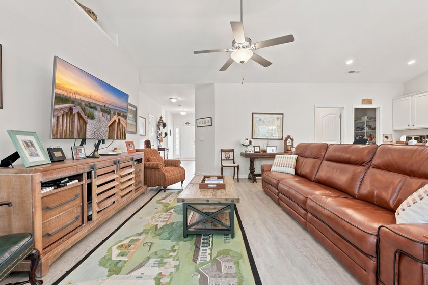 Welcome to coastal living at its finest in Harbor Club, a - photo 8