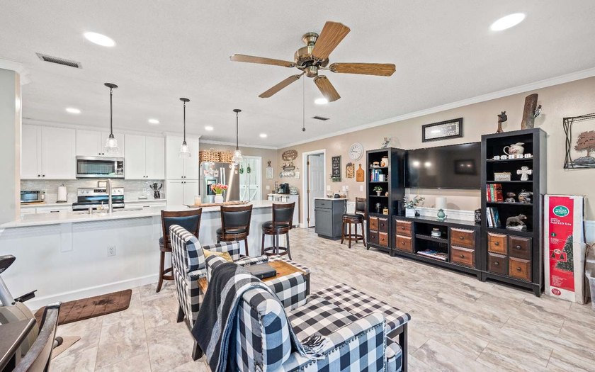 Beautiful 3/2 home in 55+ community on the historic Suwannee - photo 13