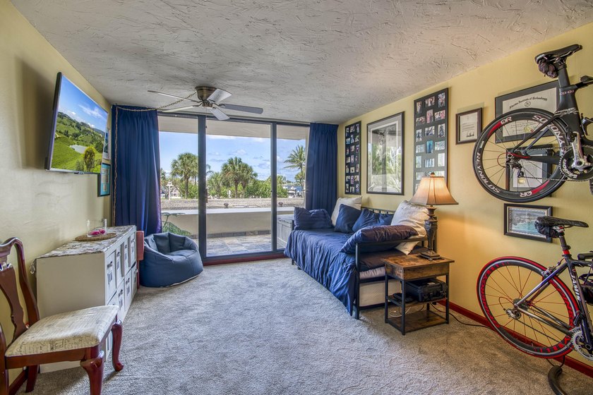 Enjoy spectacular waterfront living in the sought-after Quay - photo 20