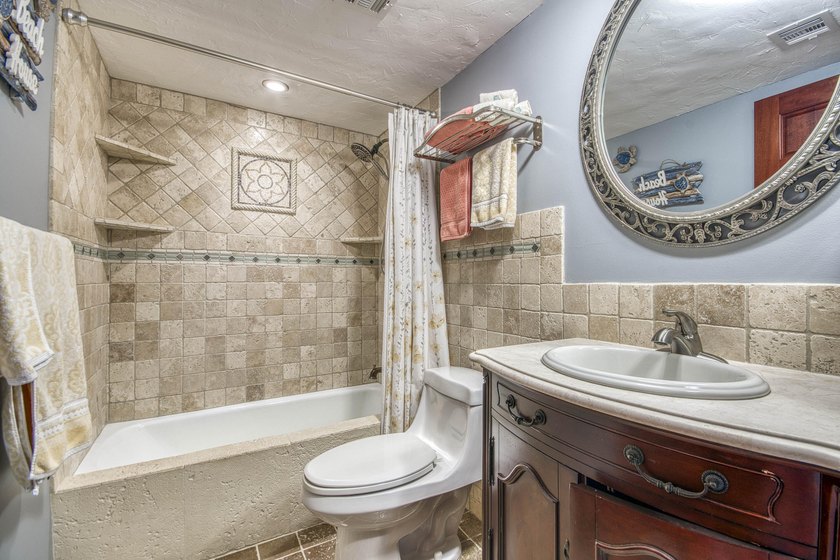Enjoy spectacular waterfront living in the sought-after Quay - photo 22